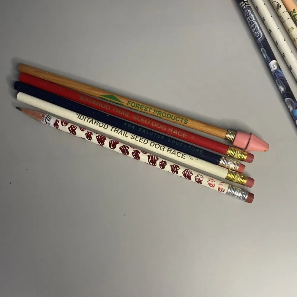 Vintage Lot of 12 Wooden Pencils 4 Power Rangers Casper Iditarod Snoopy‎ Atlas